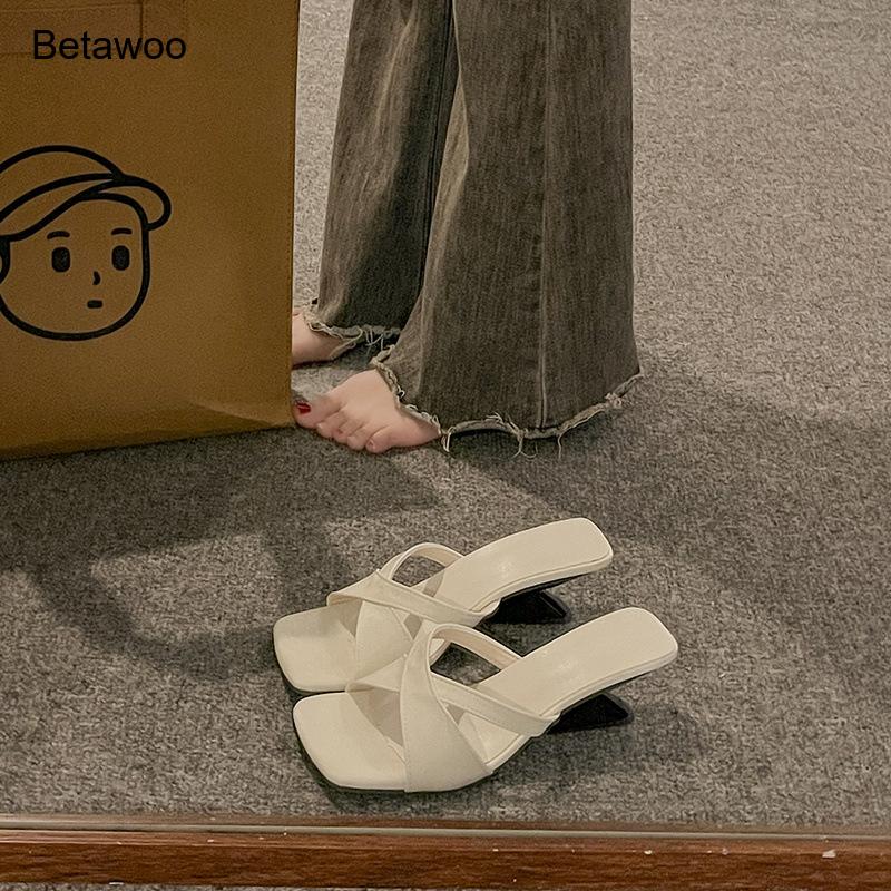 صنادل نسائية بكعب مقوس وحزام م - مراجعة Sandals وسعره